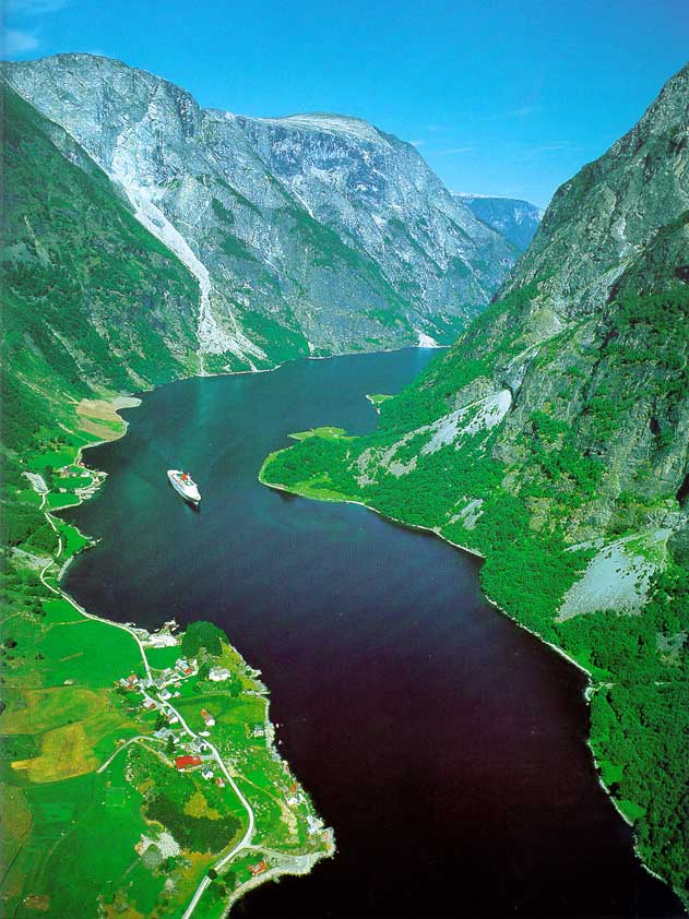 Click image for larger version

Name:	fjord.jpg
Views:	33
Size:	87.0 KB
ID:	15319