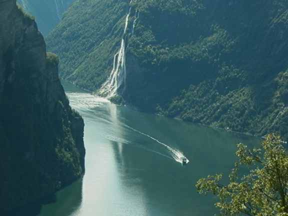 Click image for larger version

Name:	Norway%20Geiranger%20fjord.jpg
Views:	36
Size:	18.0 KB
ID:	15320