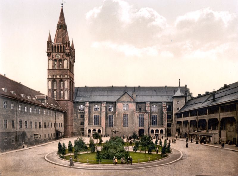 Click image for larger version

Name:	CastleCourtyard4.jpg
Views:	27
Size:	78.7 KB
ID:	18542