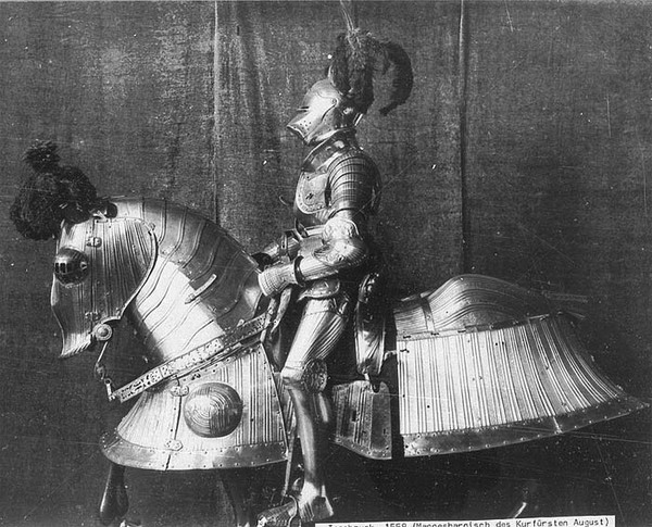 Click image for larger version

Name:	maximilian horsed armor.jpg
Views:	1
Size:	113.8 KB
ID:	31346